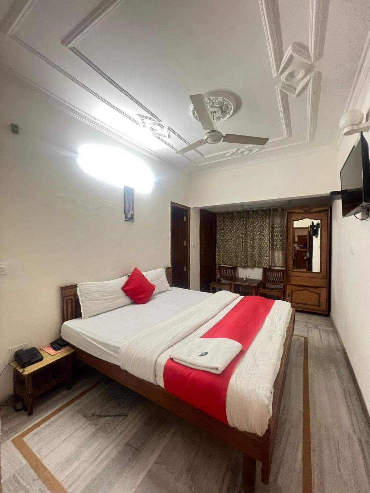 Hotel Majestic Chandīgarh Exterior foto